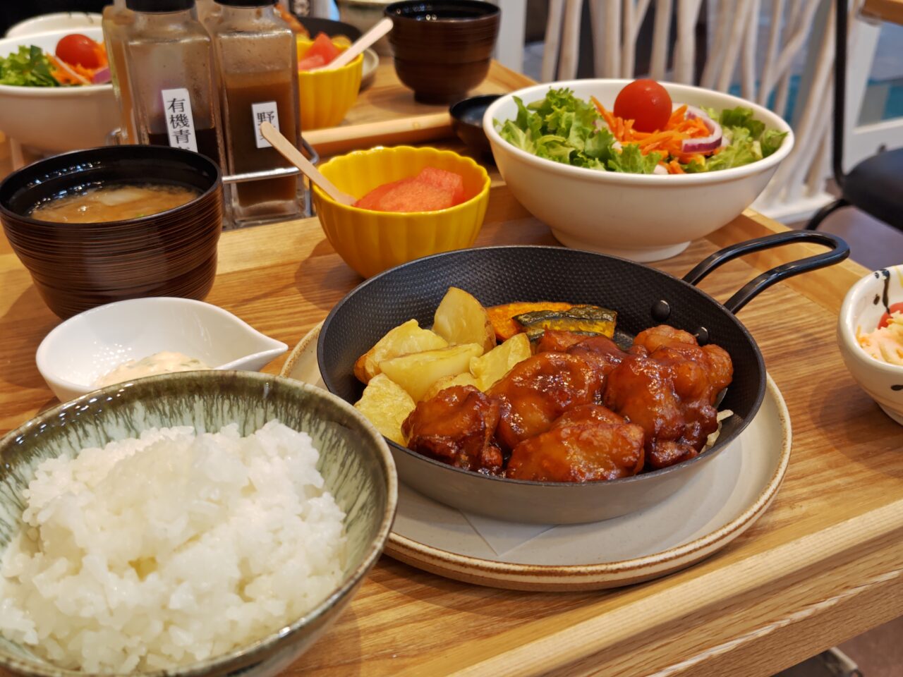 にじいろ青果店