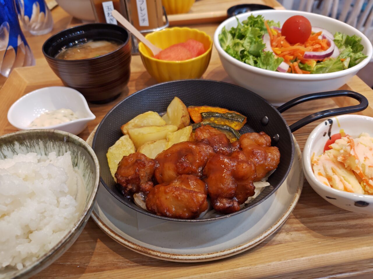 にじいろ青果店